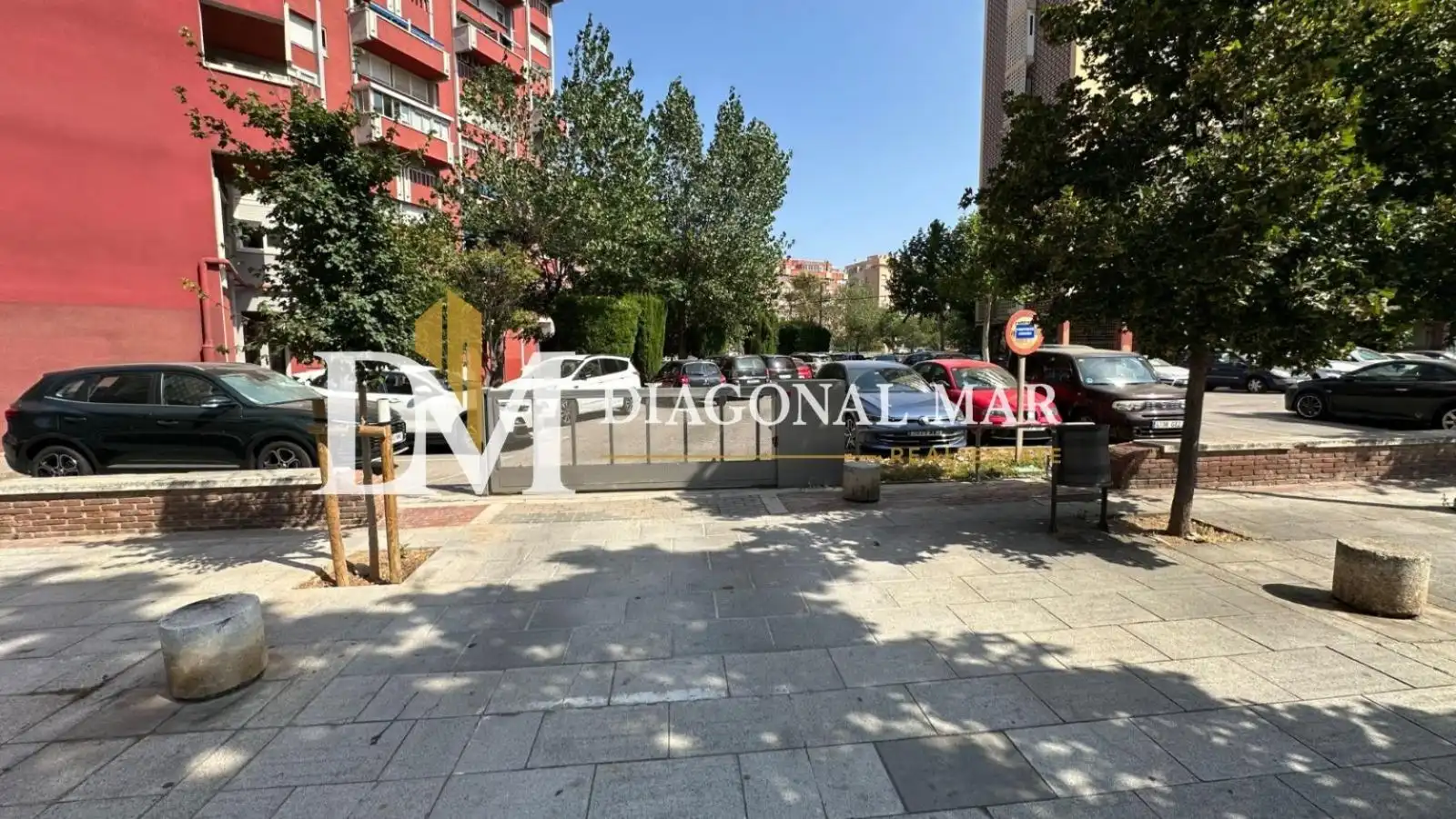 Vista exterior de Dúplex en venda en Barcelona amb Aire condicionat i Balcó
