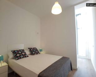 Bedroom of Flat to share in  Barcelona Capital  with Air Conditioner, Heating and Terrace