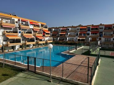 Piso con piscina en venta en Camino de la Fragua 10