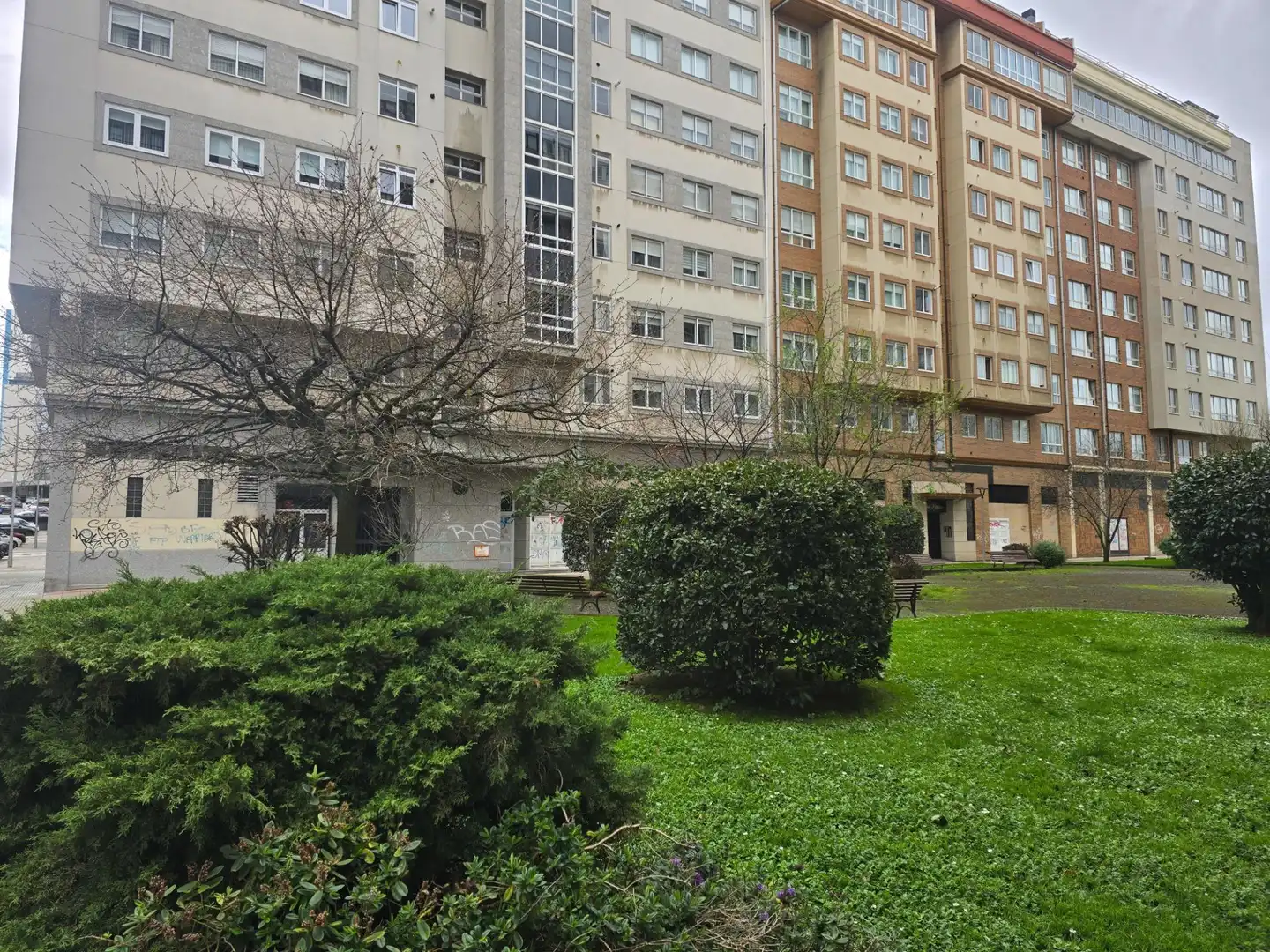 Vista exterior de Pis en venda en A Coruña Capital  amb Calefacció, Parquet i Terrassa