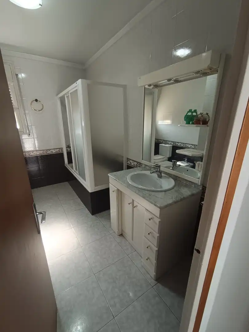 Baño de Casa o chalet en venta en Sant Julià de Ramis con Calefacción, Terraza y Trastero