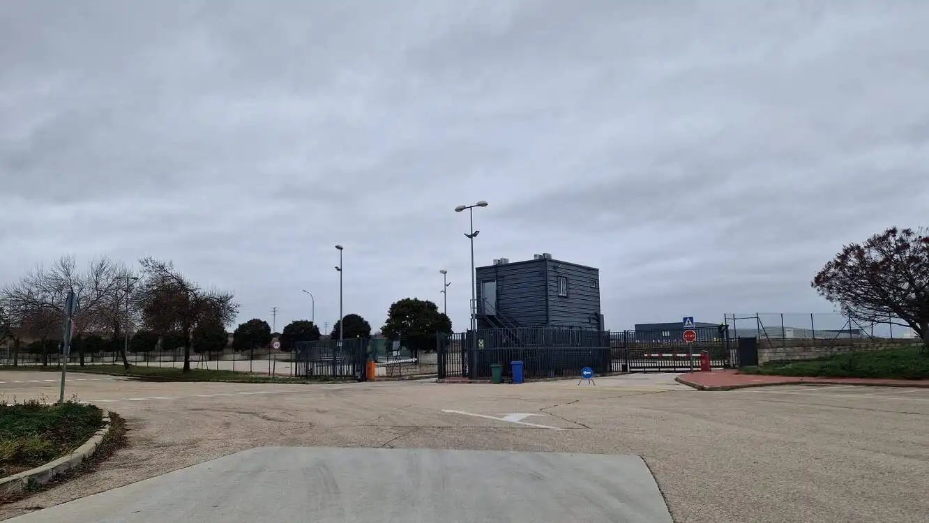 Aparcament de Nau industrial de lloguer en Alovera