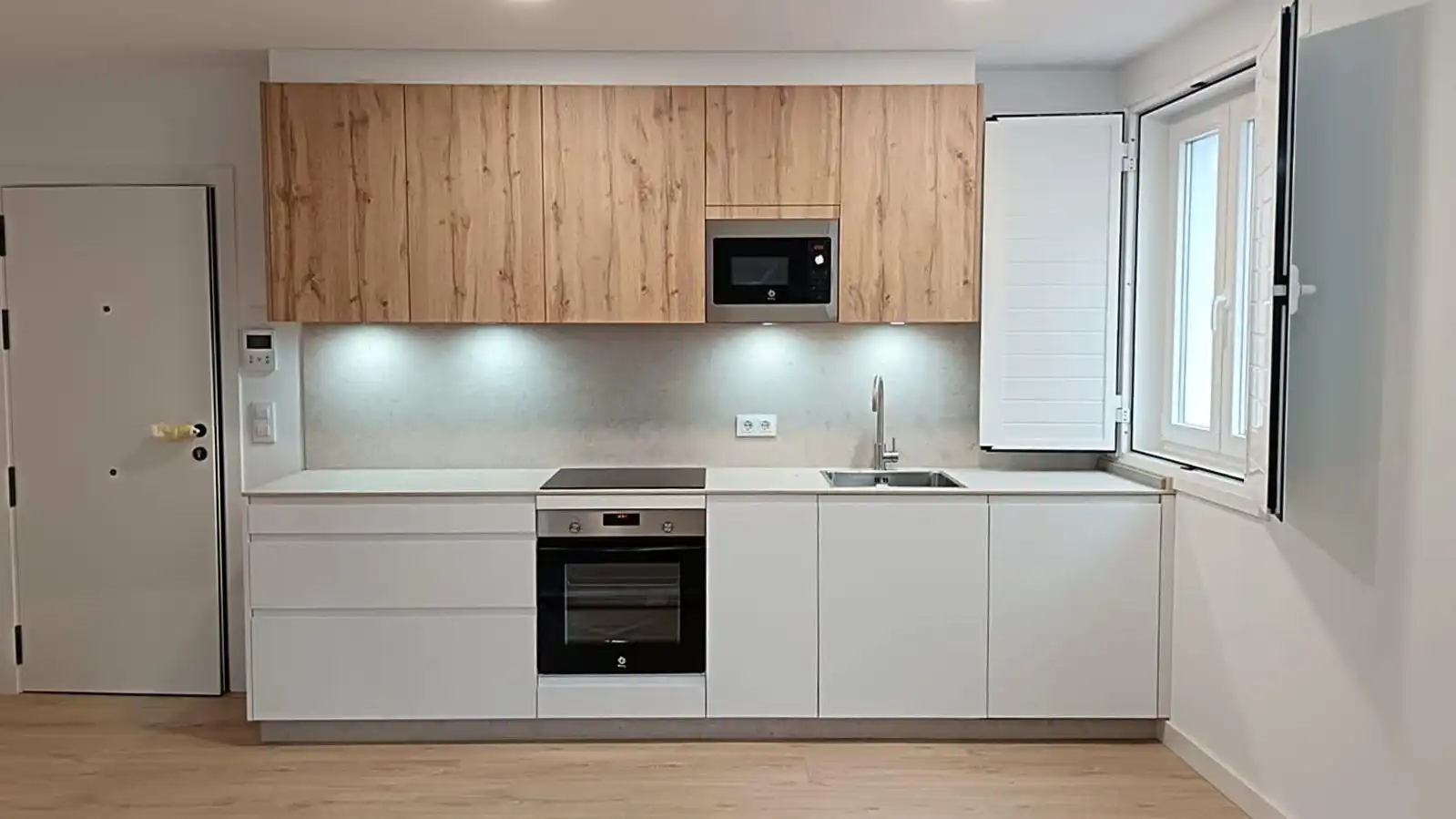 Cocina de Dúplex en venta en A Coruña Capital  con Calefacción