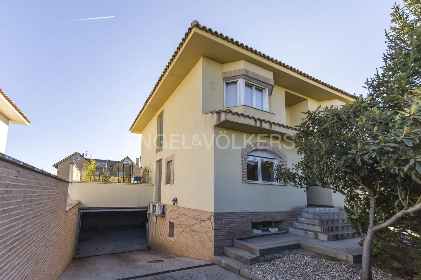 Houses for sale in Calle Otoño, Rejas