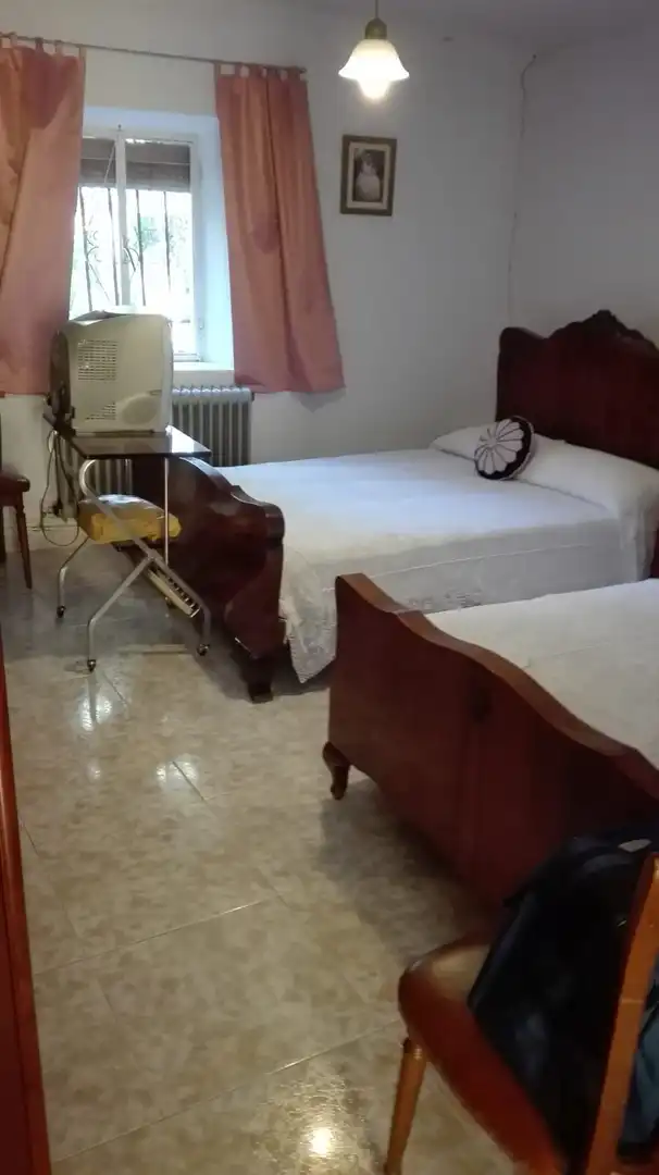 Dormitori de Casa o xalet en venda en Aldehuela de Yeltes amb Calefacció, Moblat i Forn