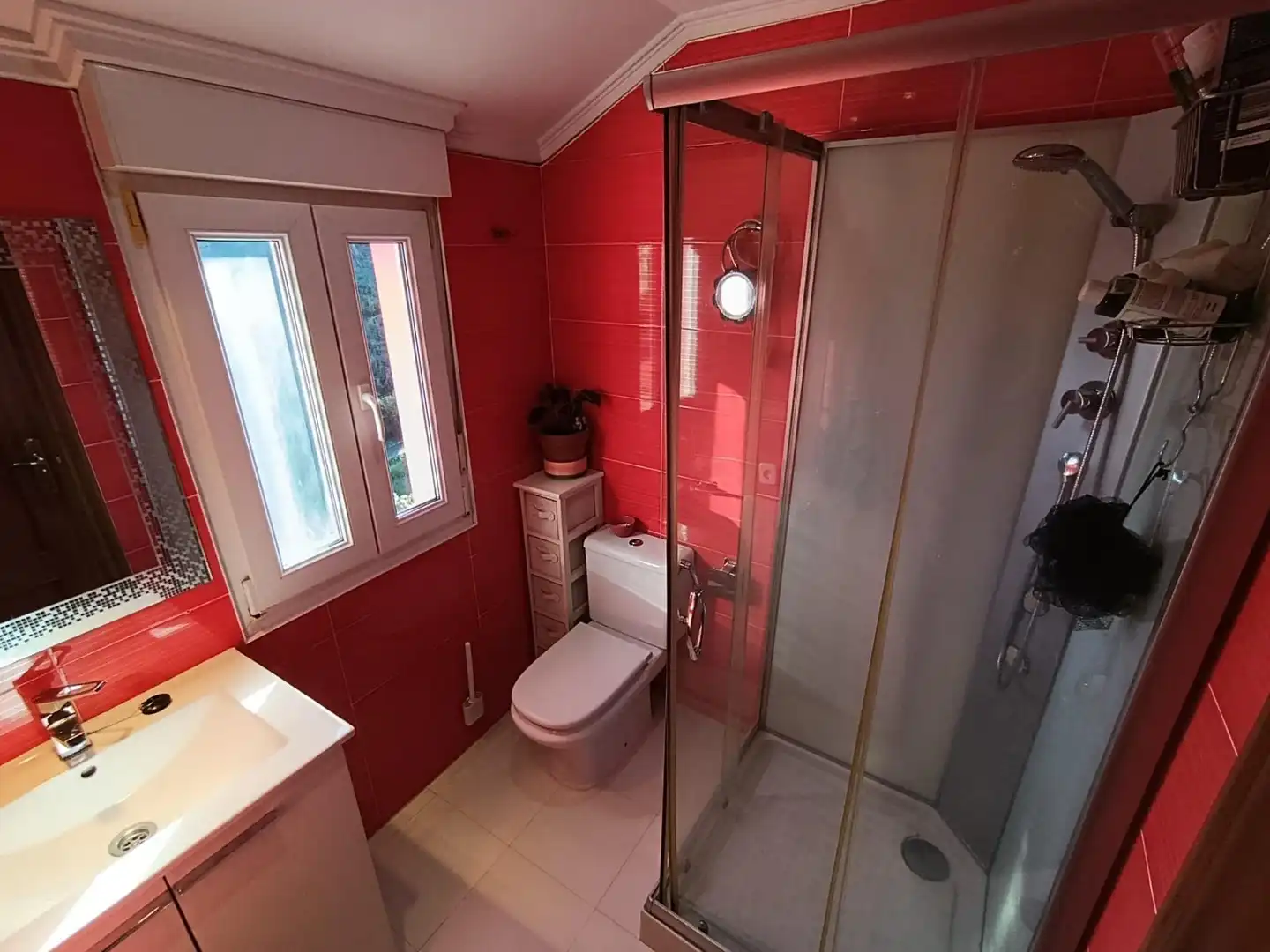 Baño de Casa o chalet en venta en Avilés con Terraza, Trastero y Amueblado