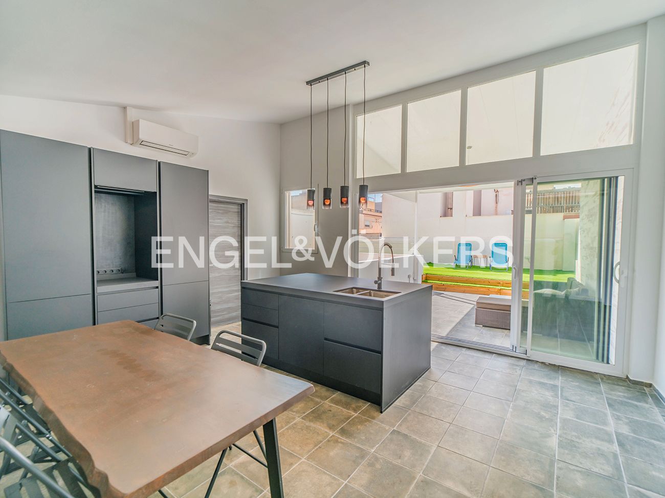 Dachboden zur Miete in Carrer Castaños, 29, Barrio del Centro, Centro