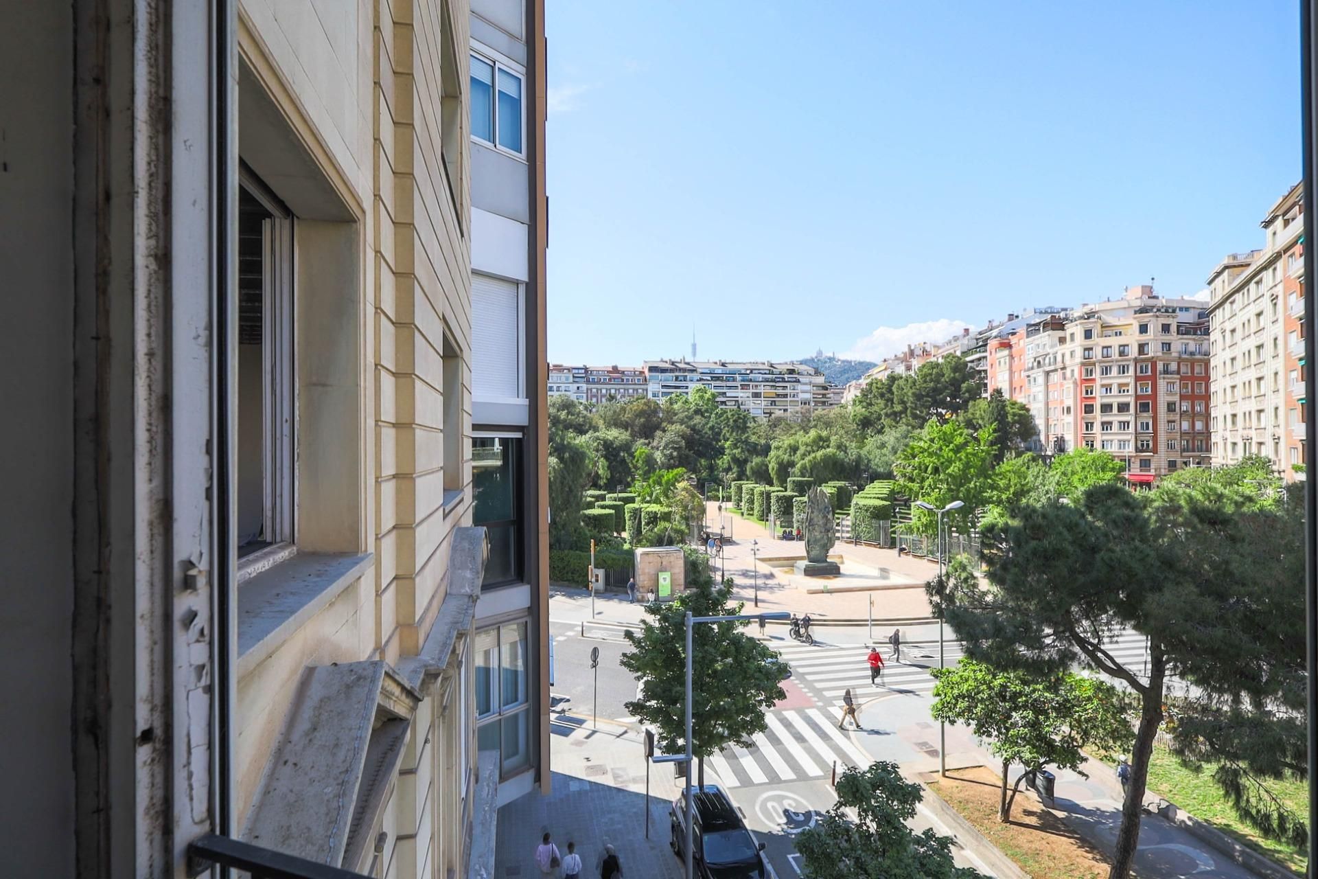 Exterior view of Flat for sale in  Barcelona Capital  with Air Conditioner, Heating and Parquet flooring