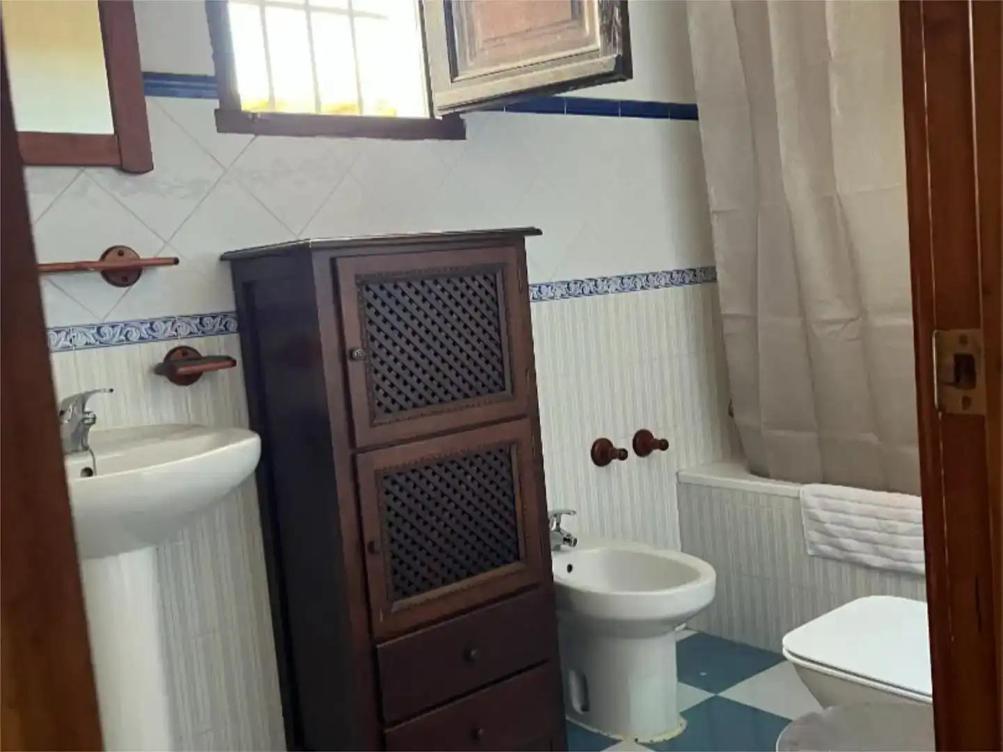 Bany de Finca rústica en venda en Casabermeja amb Piscina