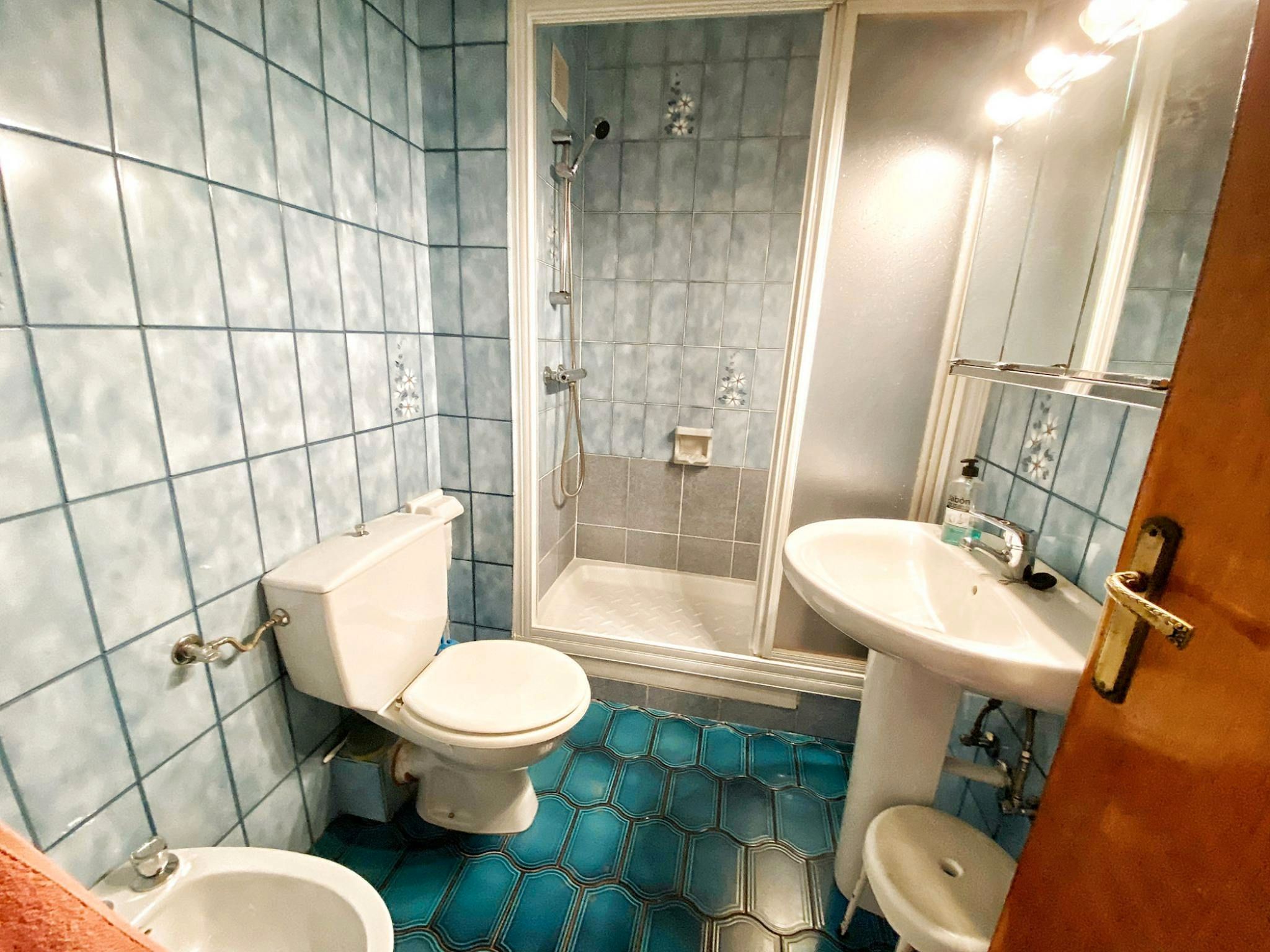 Bathroom of Flat to rent in  Madrid Capital  with Heating, Furnished and Washing machine