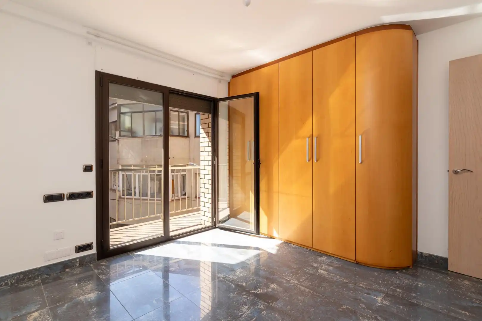 Schlafzimmer von Dachboden zum Verkauf in Manresa mit Klimaanlage, Terrasse und Abstellraum