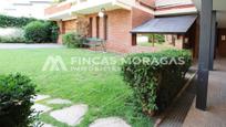 Vista exterior de Dúplex en venda en Sant Cugat del Vallès amb Aire condicionat, Calefacció i Parquet