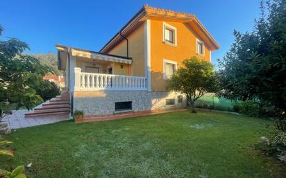 Jardí de Casa adosada en venda en Argoños  amb Calefacció, Jardí privat i Terrassa