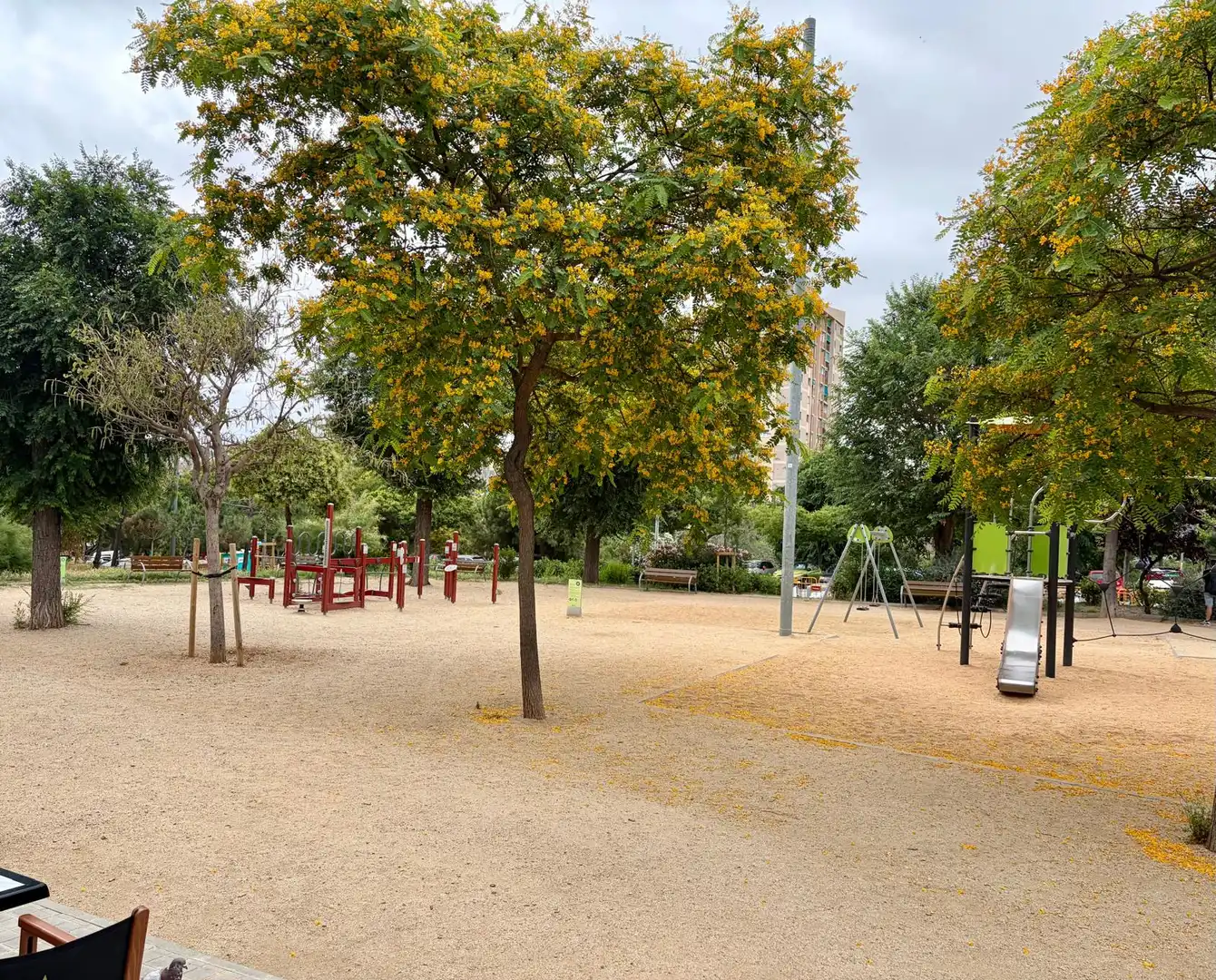 Geschaftsraum zur Miete in Carrer de Rubió i Balaguer, La Vall d'Hebron
