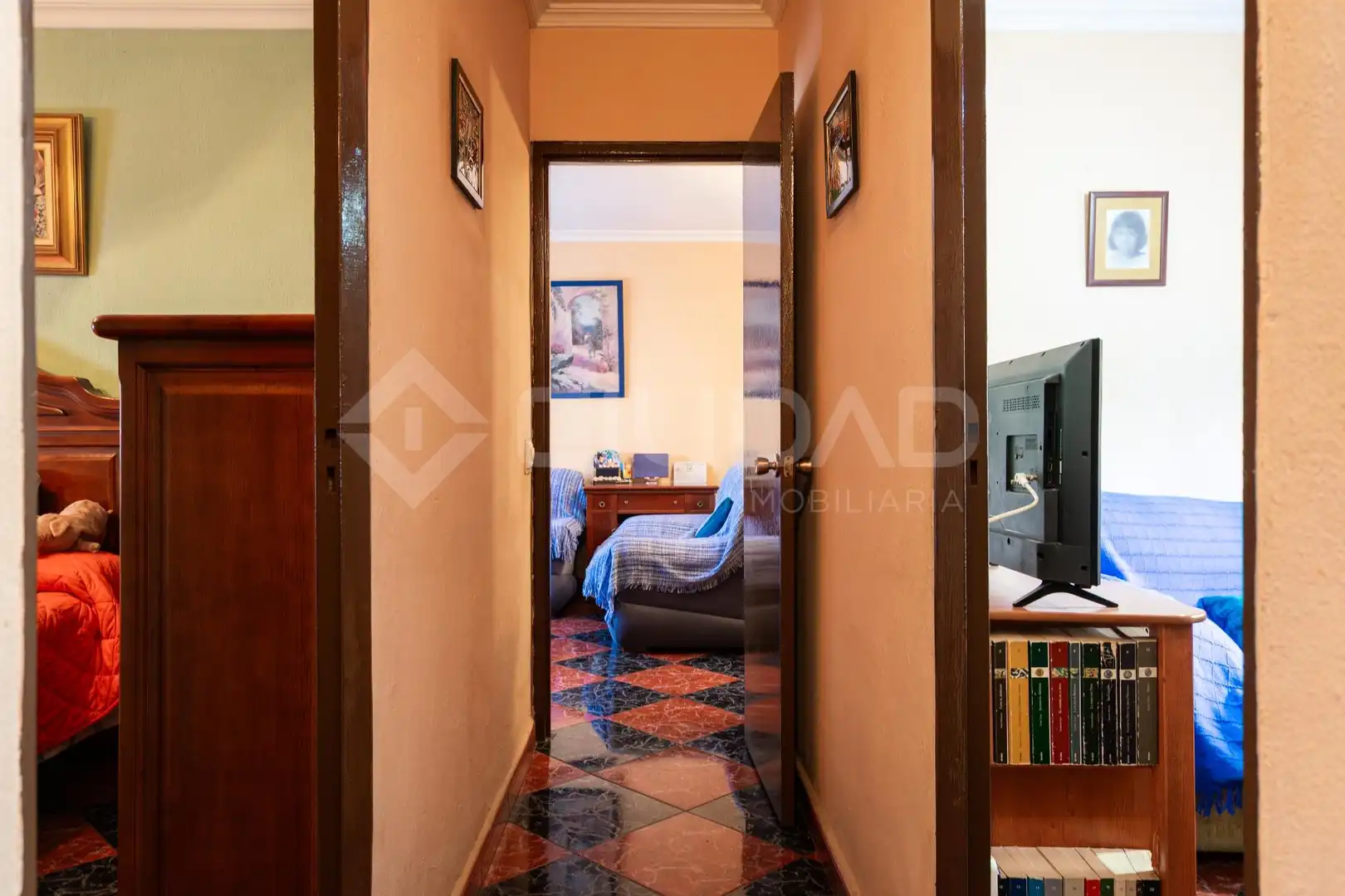 Flat for sale in Sevilla  with Air Conditioner