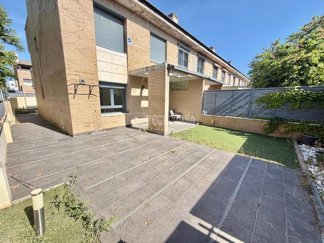Casa adosada en Venta en Restón I - Restón II