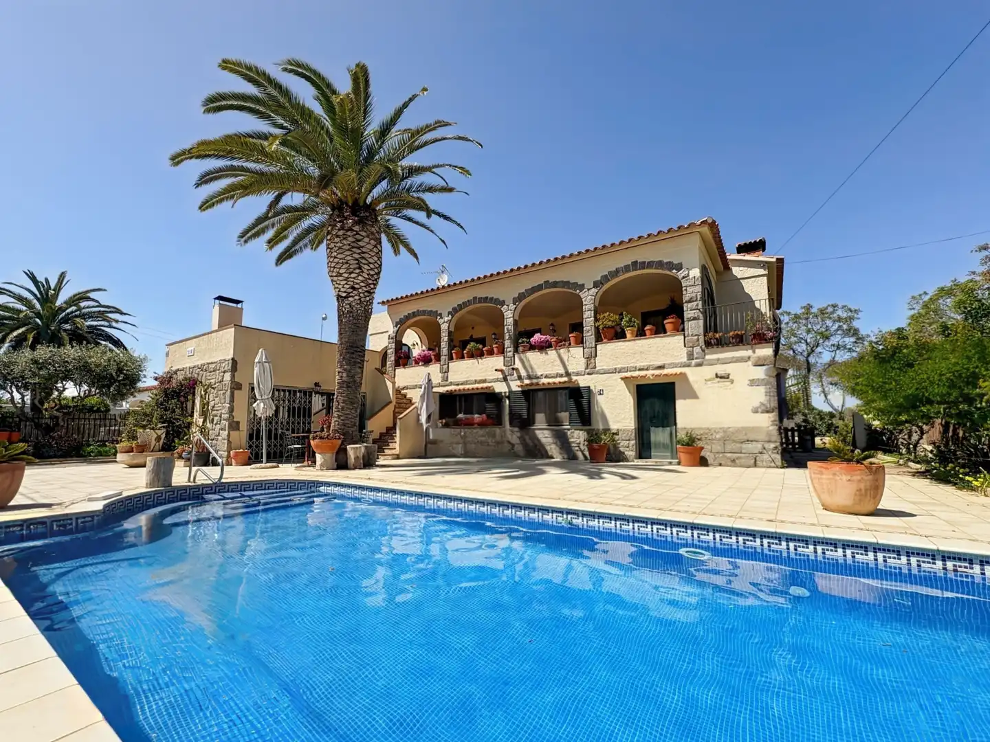 Casa amb piscina en venda a Requesens, imagen 2