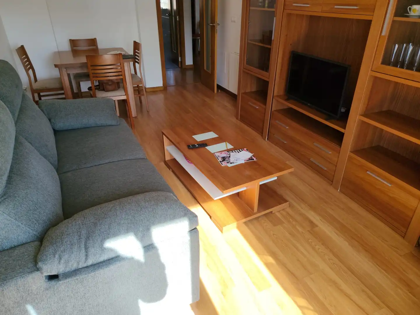 Wohnzimmer von Wohnung zur Miete in Ribeira mit Heizung, Privatgarten und Parkett