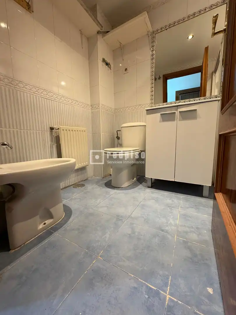 Baño de Piso en venta en Torrejón de Ardoz con Jardín privado, Terraza y Trastero