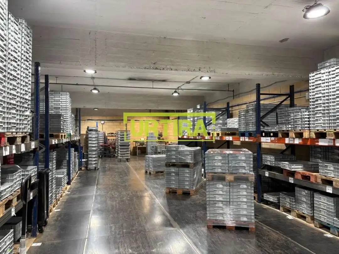 Fabrikhallen zum Verkauf in Irun 