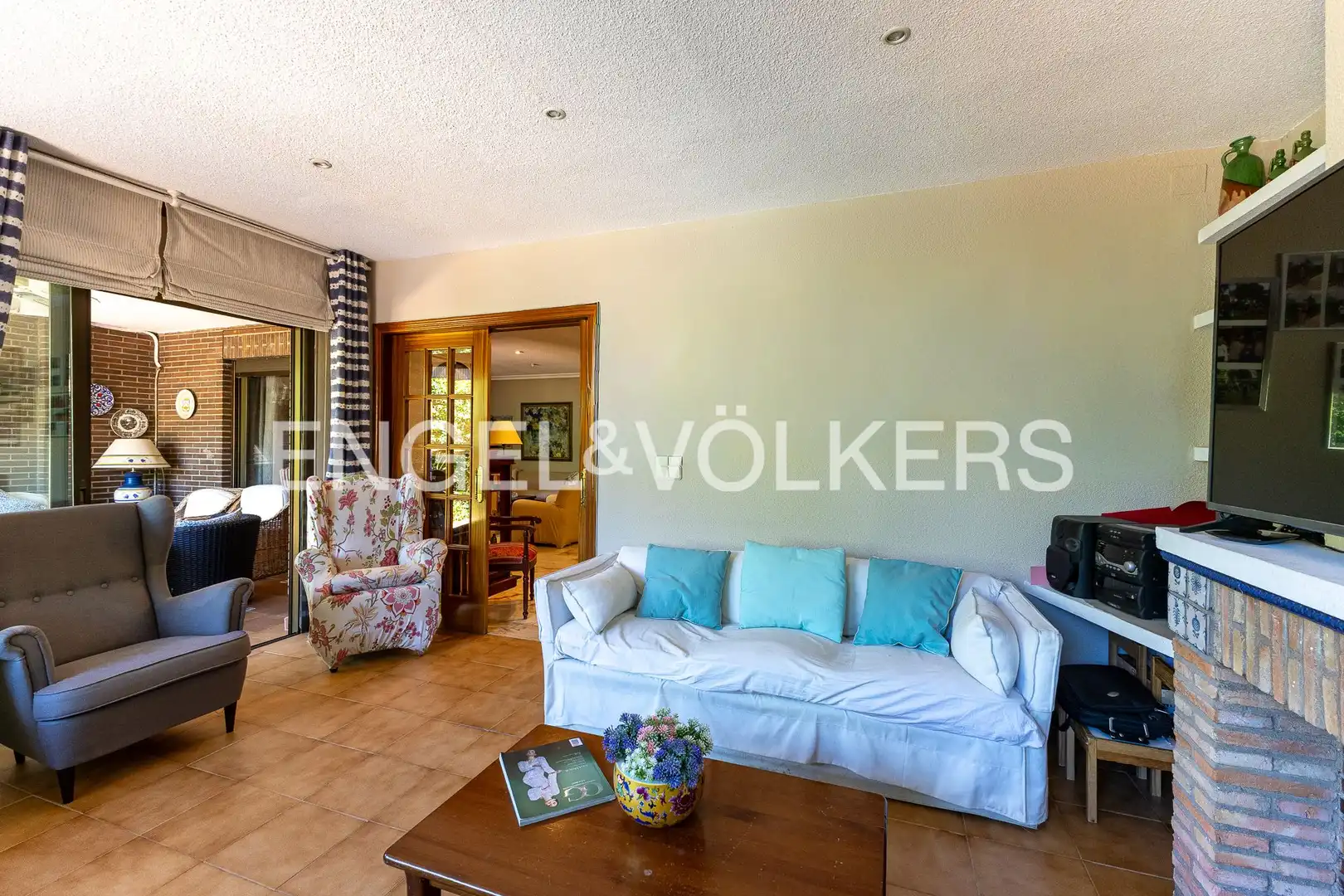 Sala de estar de Casa o chalet en venta en Pozuelo de Alarcón con Aire acondicionado, Calefacción y Jardín privado