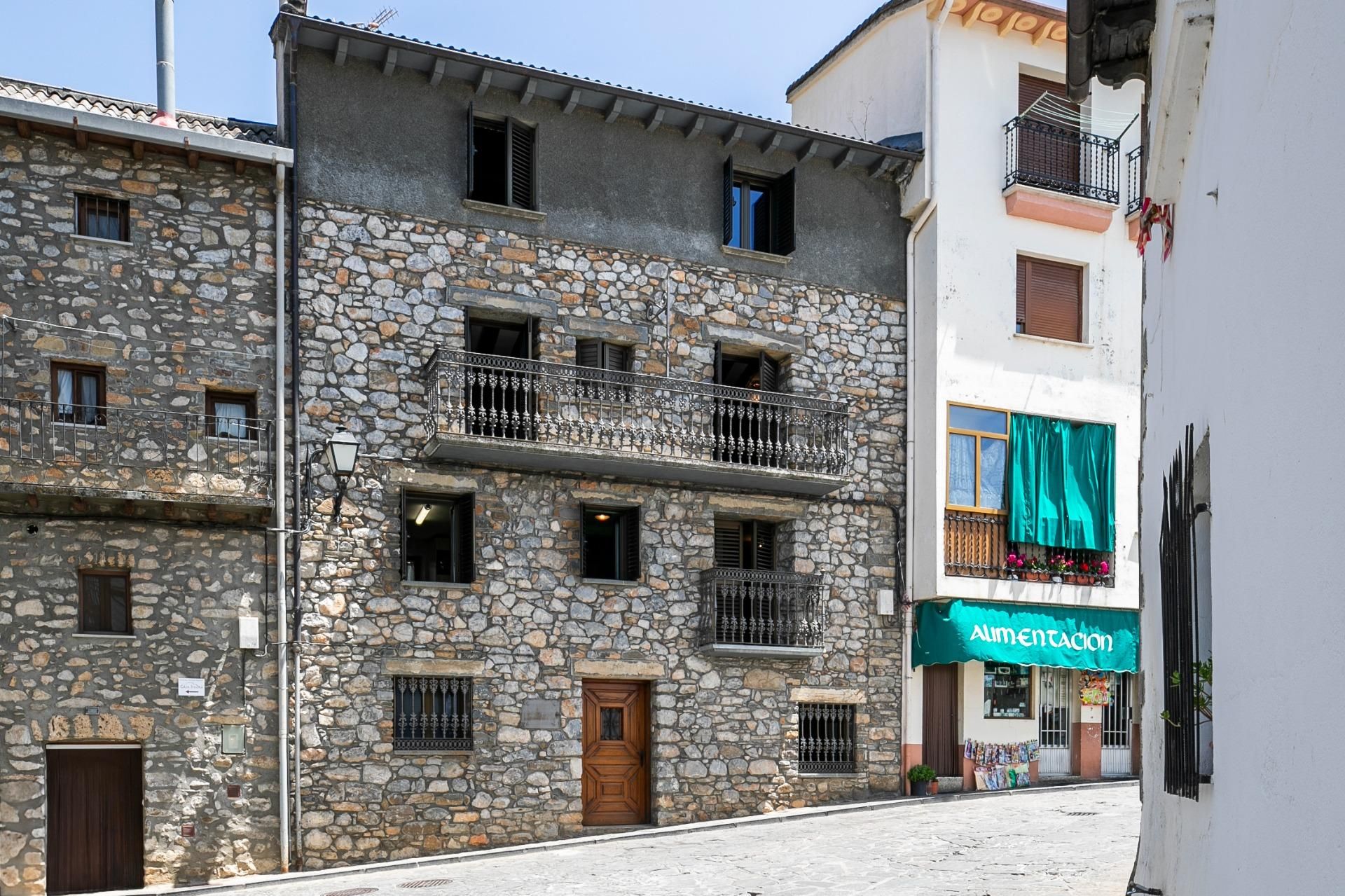 Exterior view of House or chalet for sale in Laspuña  with Heating, Private garden and Balcony