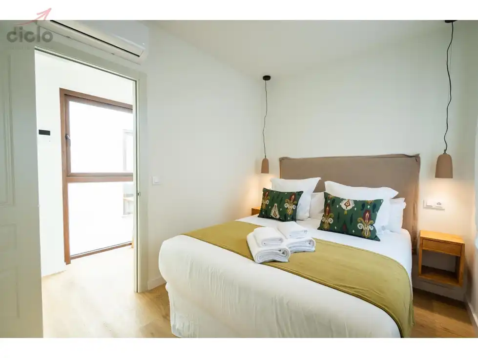 Bedroom of Flat for sale in Sevilla  with Terrace, Swimming Pool and Furnished