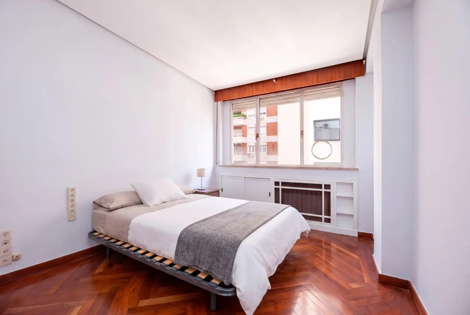 Flat with lift to rent in Calle de Guzmán El Bueno, imagen 30