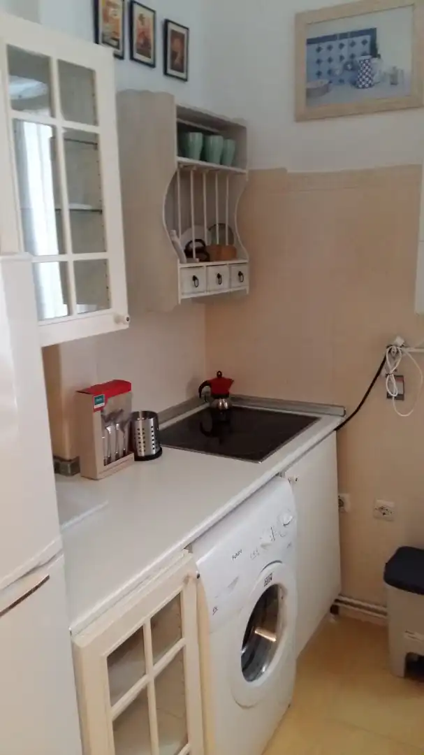 Cocina de Estudio de alquiler en Madrid con Aire acondicionado, Calefacción y Parquet