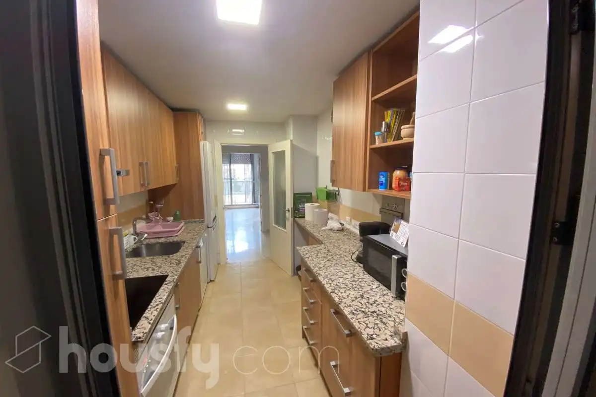 Küche von Wohnung zur Miete in Sevilla mit Klimaanlage, Terrasse und Balkon