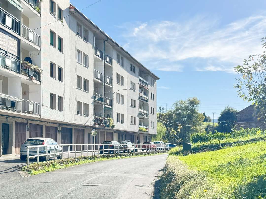Exterior view of Flat for sale in Bergara  with Heating, Storage room and Balcony