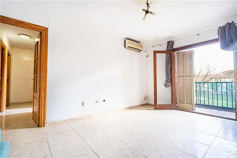 Piso con terraza en venta en Llevant