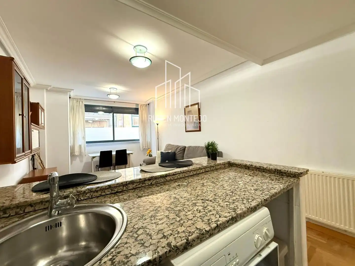 Vista exterior de Apartament de lloguer en Salamanca amb Calefacció, Terrassa i Moblat