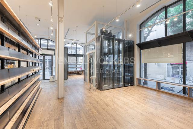 Local comercial en Alquiler en Vila de Gràcia