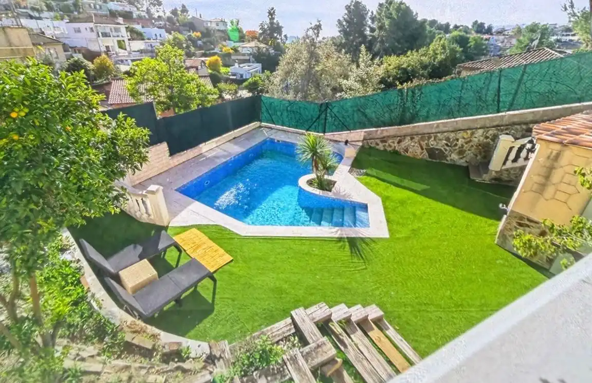 Piscina de Casa o xalet en venda en Rubí amb Aire condicionat, Calefacció i Jardí privat