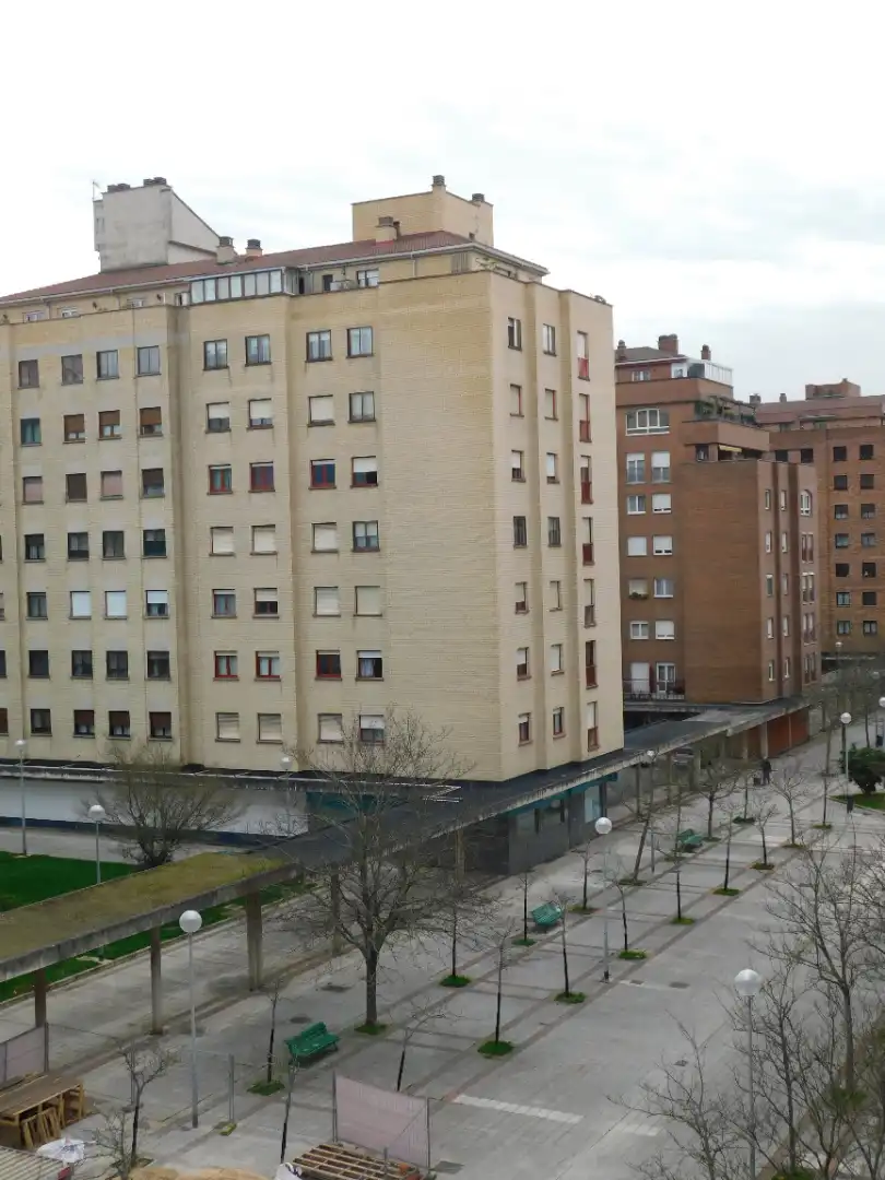 Vista exterior de Pis en venda en  Pamplona / Iruña amb Calefacció, Parquet i Terrassa