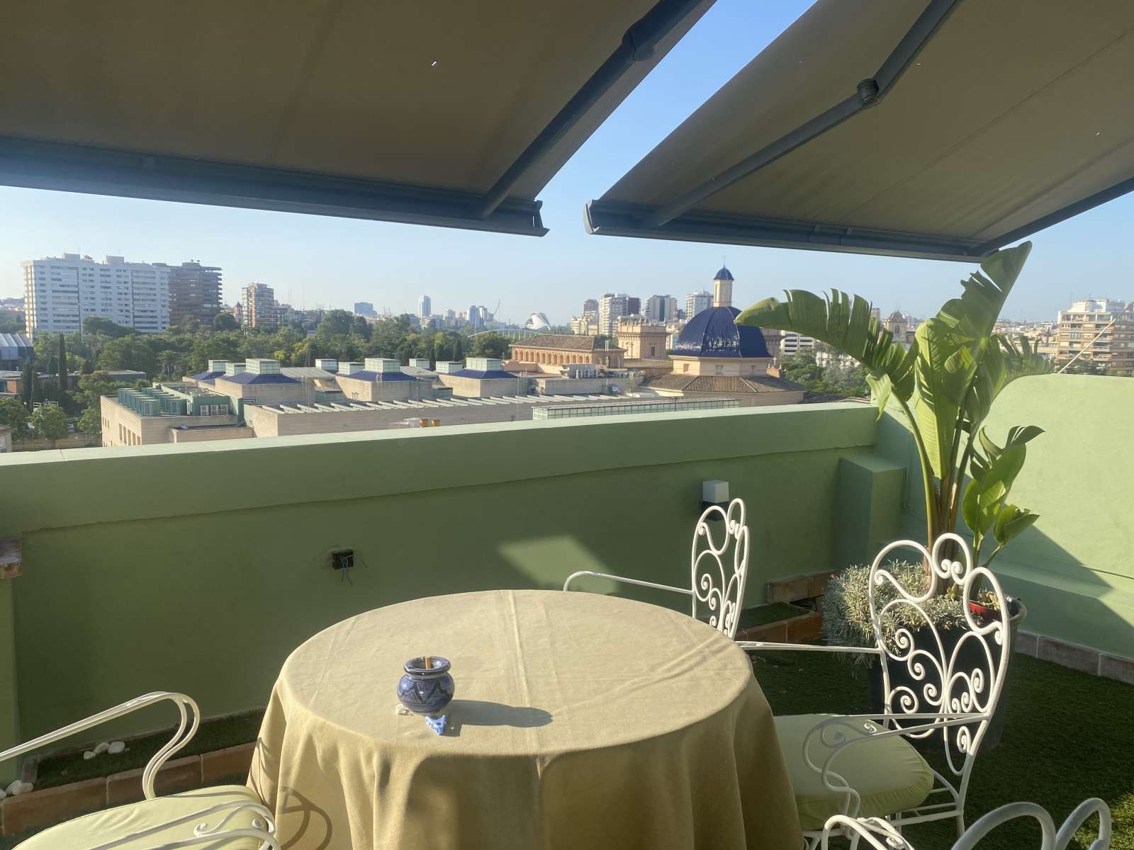 Terrace of Apartment to share in  Valencia Capital  with Air Conditioner, Heating and Terrace