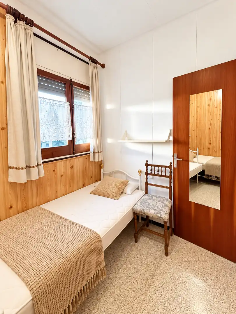 Schlafzimmer von Wohnungen zum Verkauf in Empuriabrava mit Klimaanlage, Terrasse und Möbliert