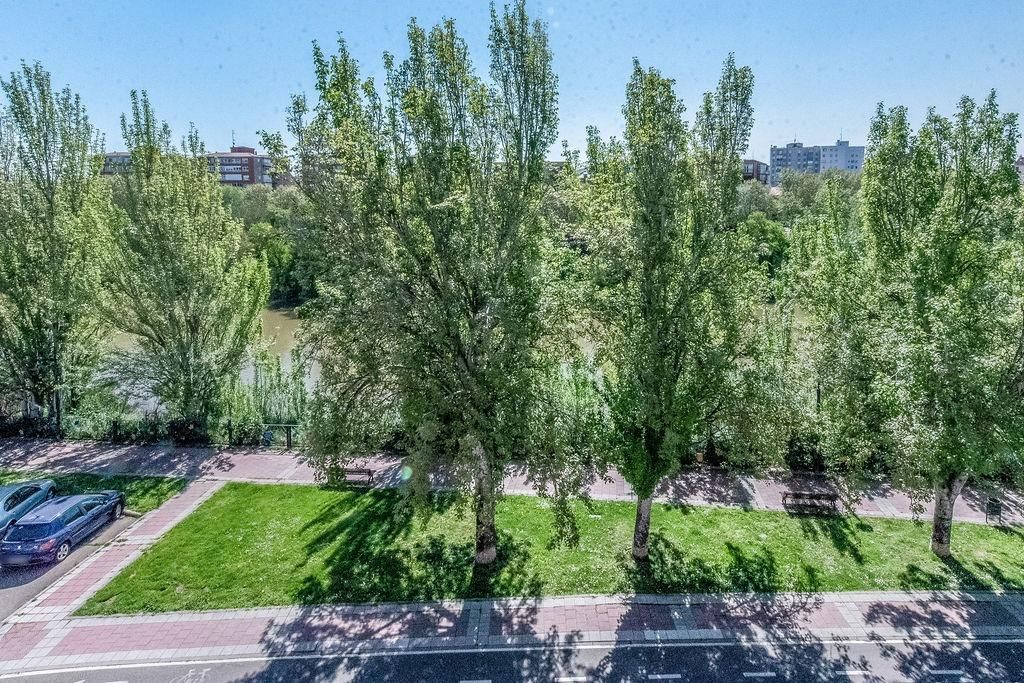 Vista exterior de Pis en venda en Valladolid Capital amb Calefacció