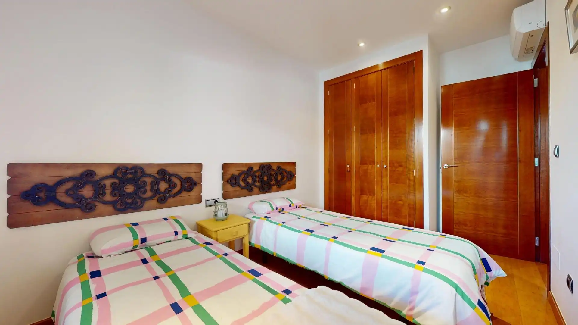 Dormitori de Casa adosada en venda en Pilar de la Horadada amb Aire condicionat, Jardí privat i Parquet