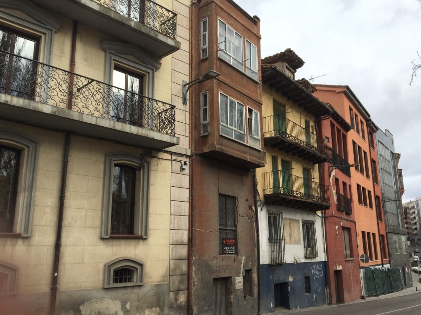 Vista exterior de Casa o xalet en venda en Aranda de Duero
