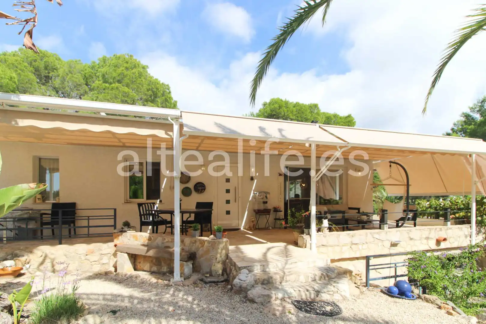 Vista exterior de Casa o xalet en venda en Altea amb Aire condicionat, Jardí privat i Terrassa