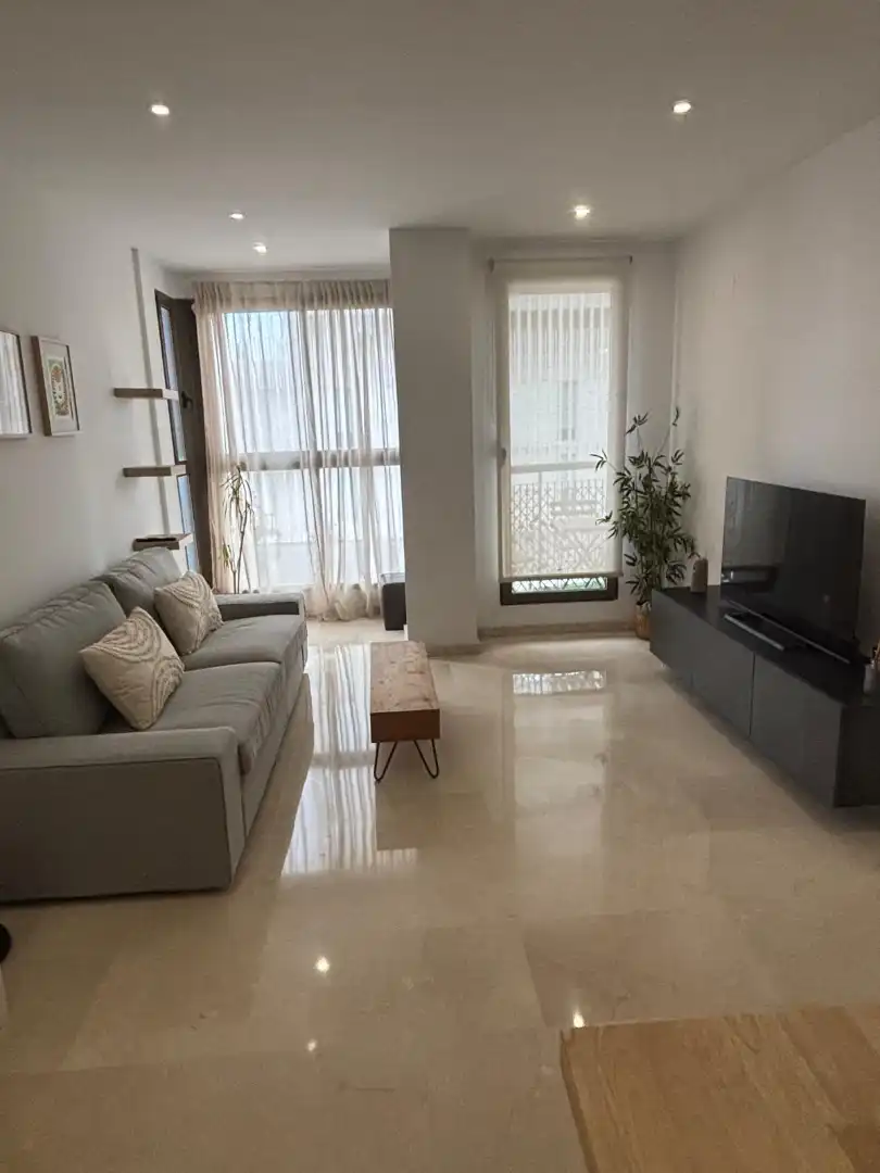 Wohnzimmer von Wohnung zur Miete in Valencia mit Klimaanlage, Heizung und Privatgarten
