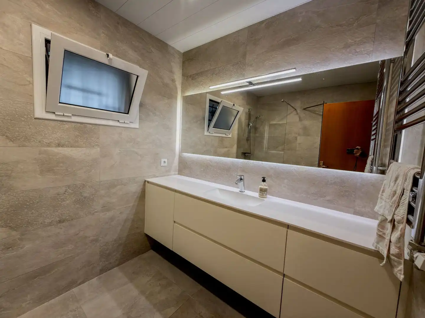 Bathroom of Houses for sale in Alella, Barcelona