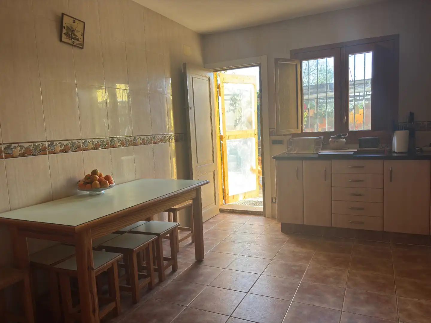 Küche von Country house zum Verkauf in Flix mit Klimaanlage, Privatgarten und Schwimmbad