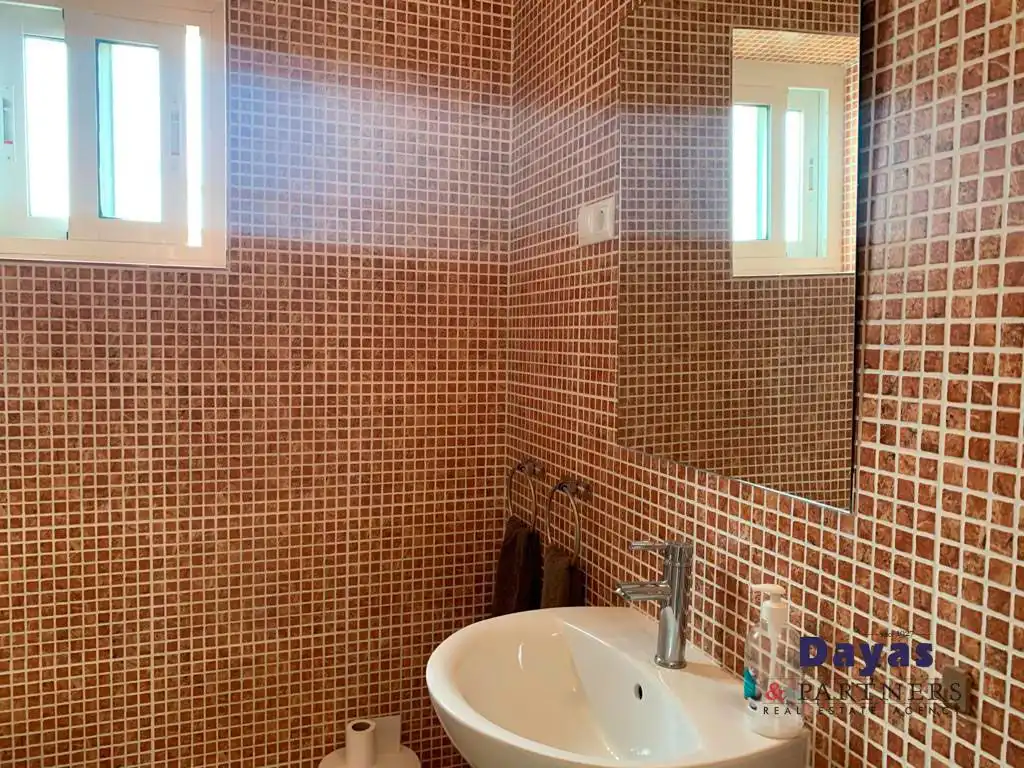 Bany de Casa o xalet en venda en Orihuela amb Aire condicionat, Terrassa i Moblat