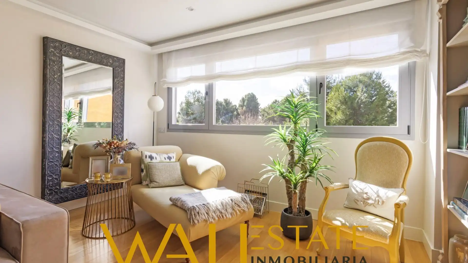 Exterior view of Flat for sale in  Madrid Capital  with Air Conditioner, Storage room and Community pool