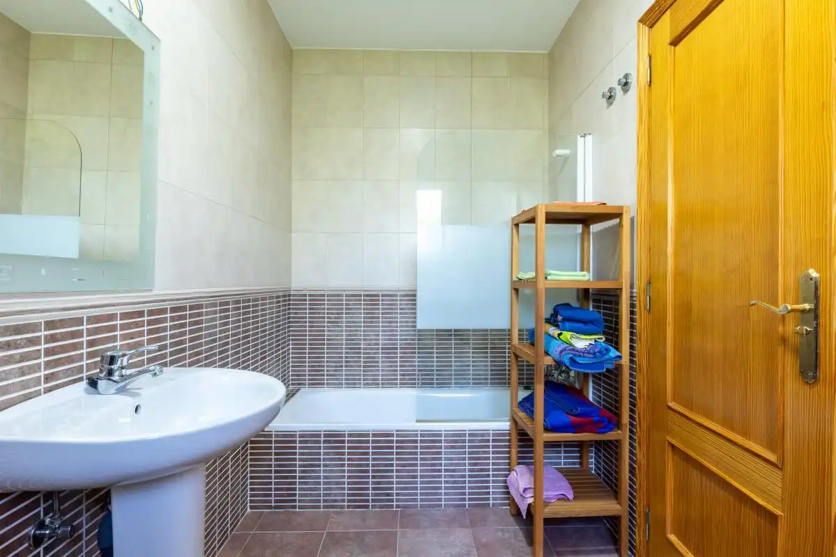 Bany de Casa o xalet en venda en Montroi / Montroy amb Aire condicionat, Calefacció i Jardí privat