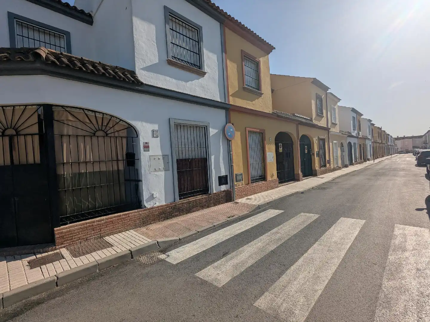 Vista exterior de Casa adosada en venta en Cantillana con Jardín privado y Terraza