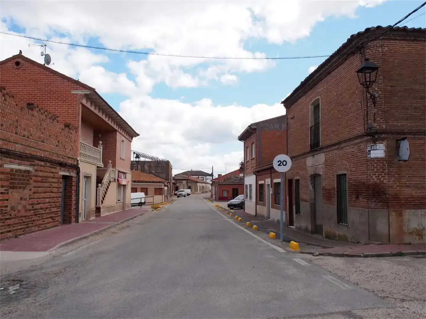 Vista exterior de Casa adosada en venda en Ataquines